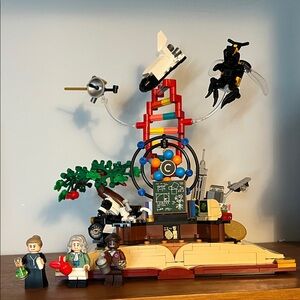 Lego 21355 The evolution of STEM